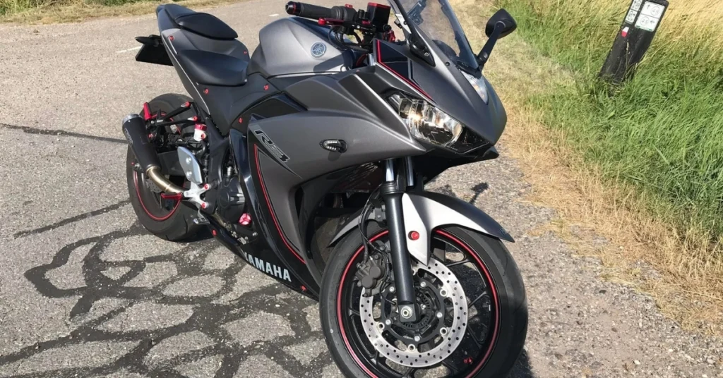 Yamaha R3